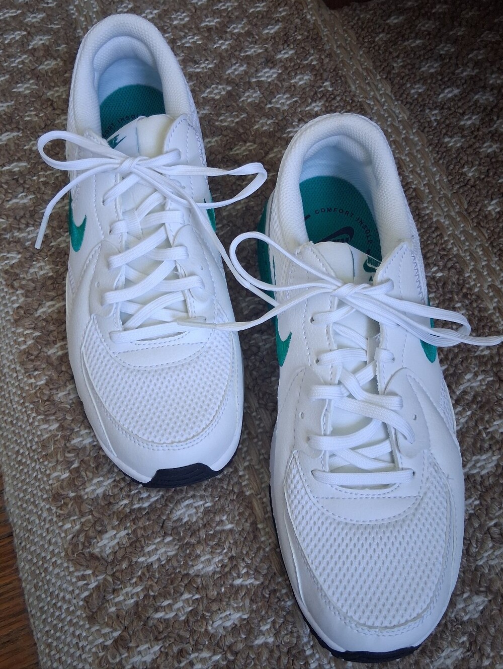 Nike Air Max Excee White And Green Sneakers